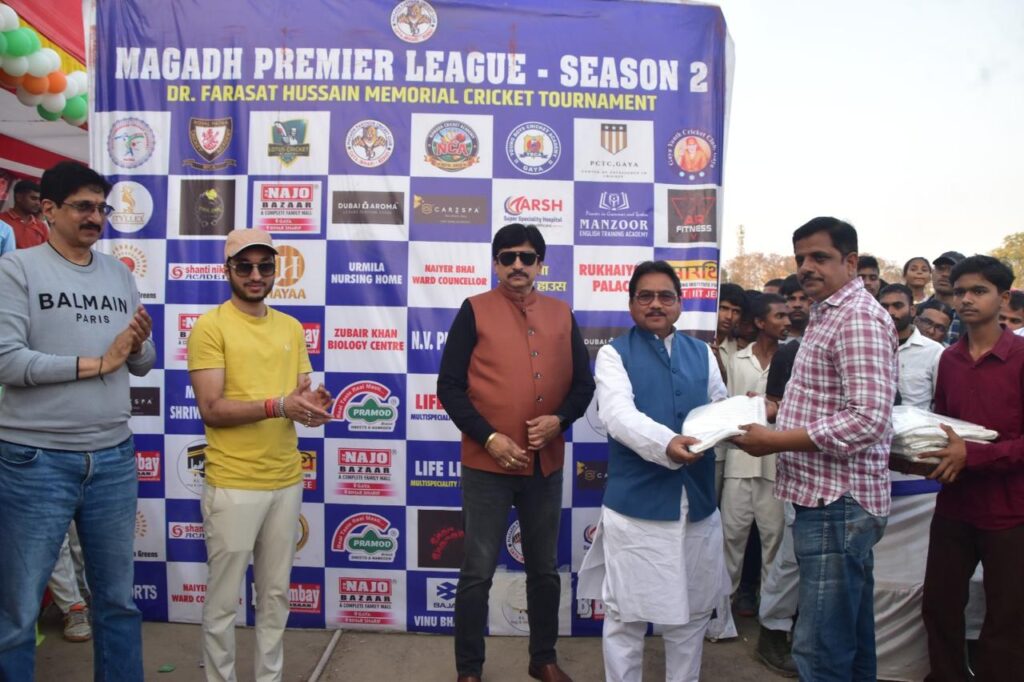 क्रिकेट टूर्नामेंट से गाँव और शहर के खिलाड़ियों को नया मंच